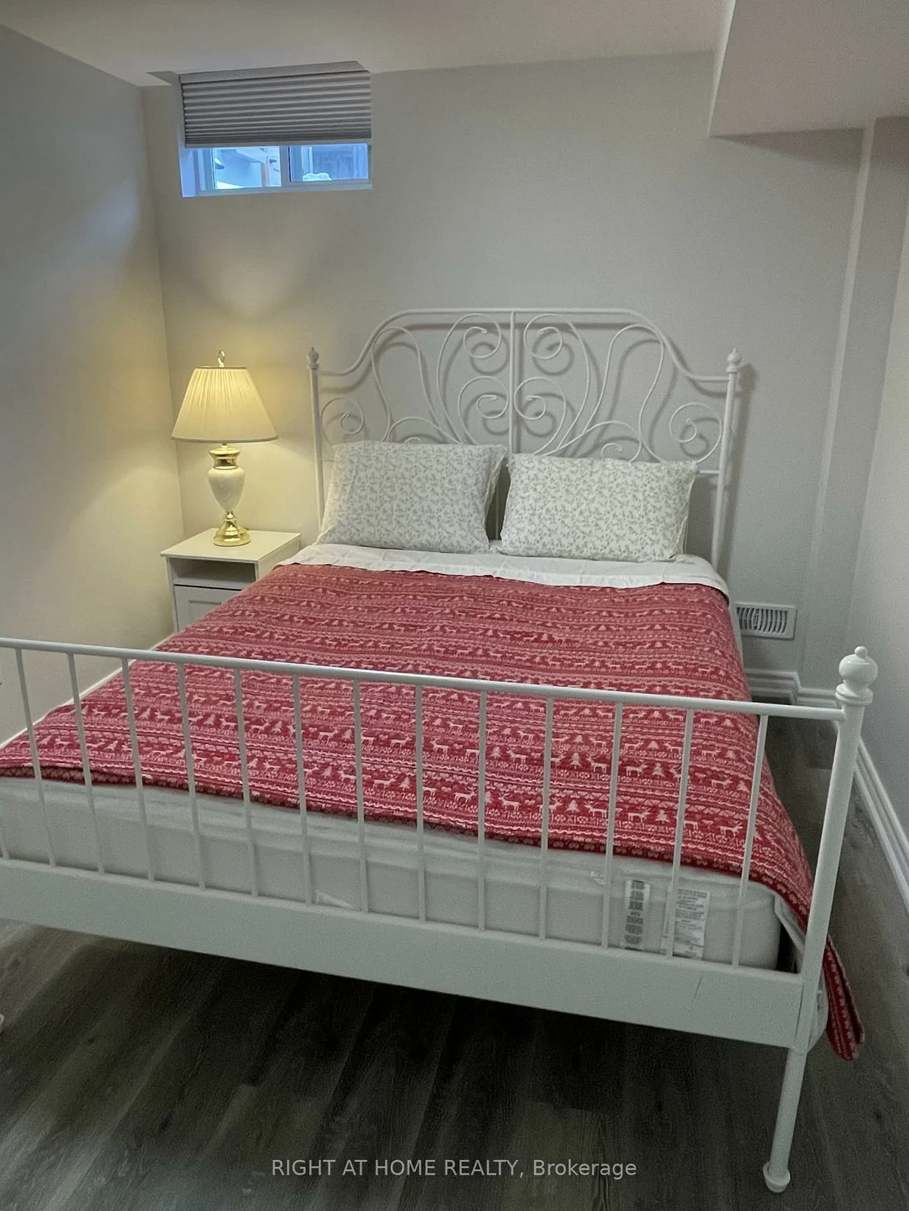 22, Chippingwood, Bayview Wellington, Aurora