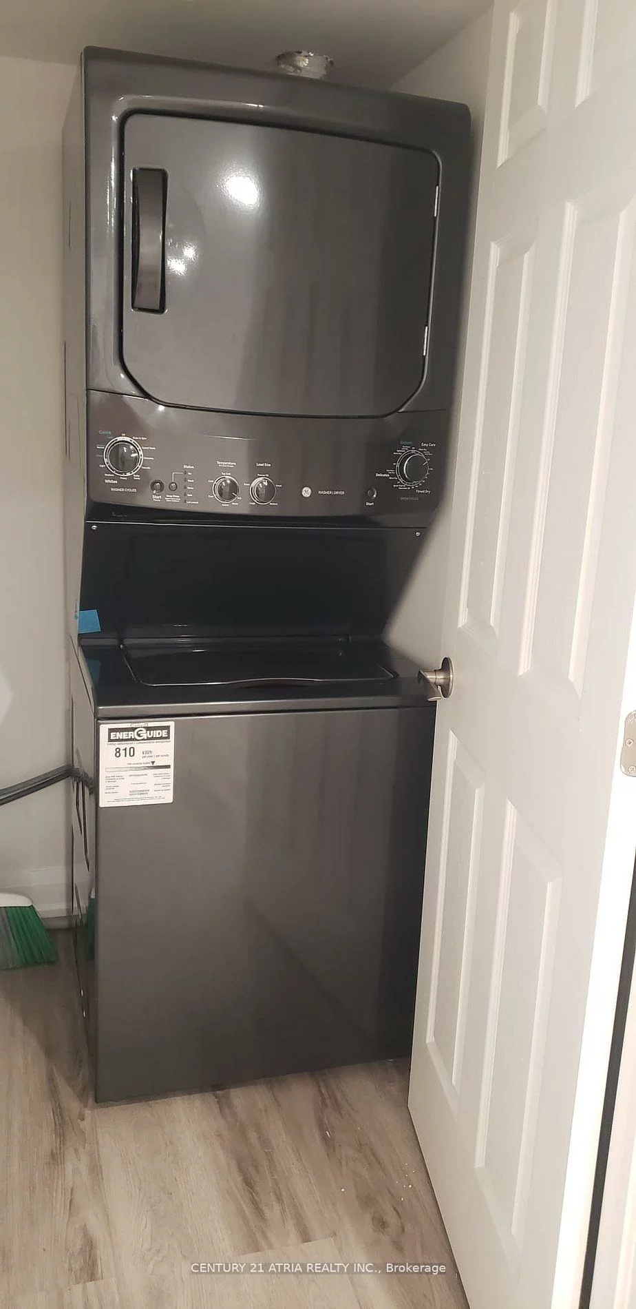 33, Major, Rural Aurora, Aurora