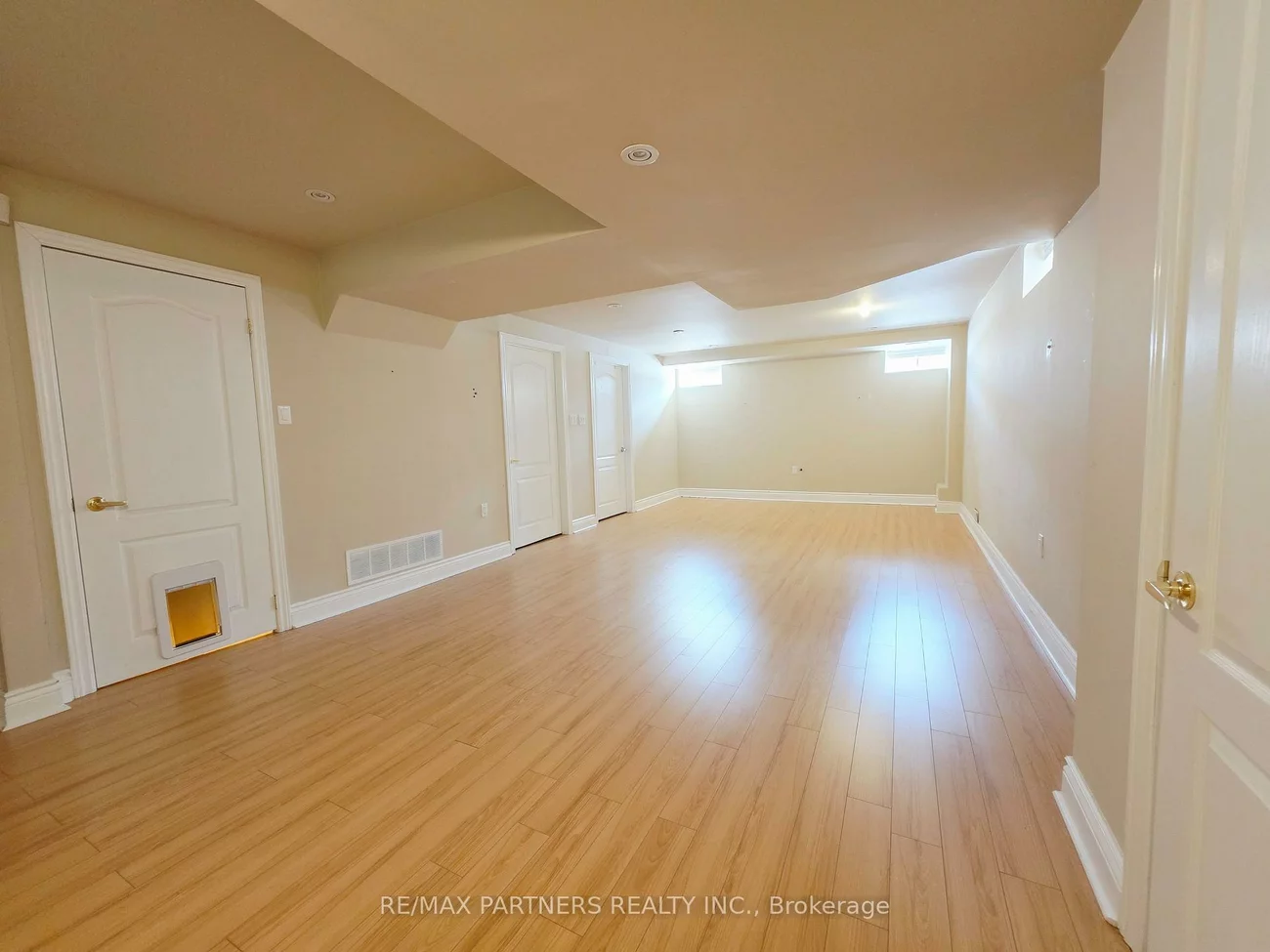 126, Collis, Bayview Northeast, Aurora