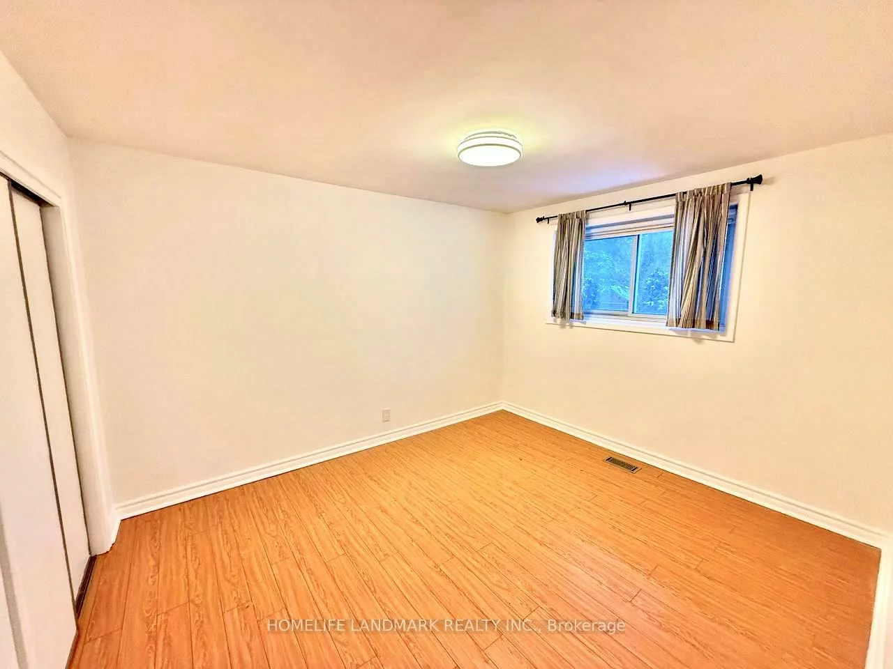 22, Knowles, Aurora Highlands, Aurora