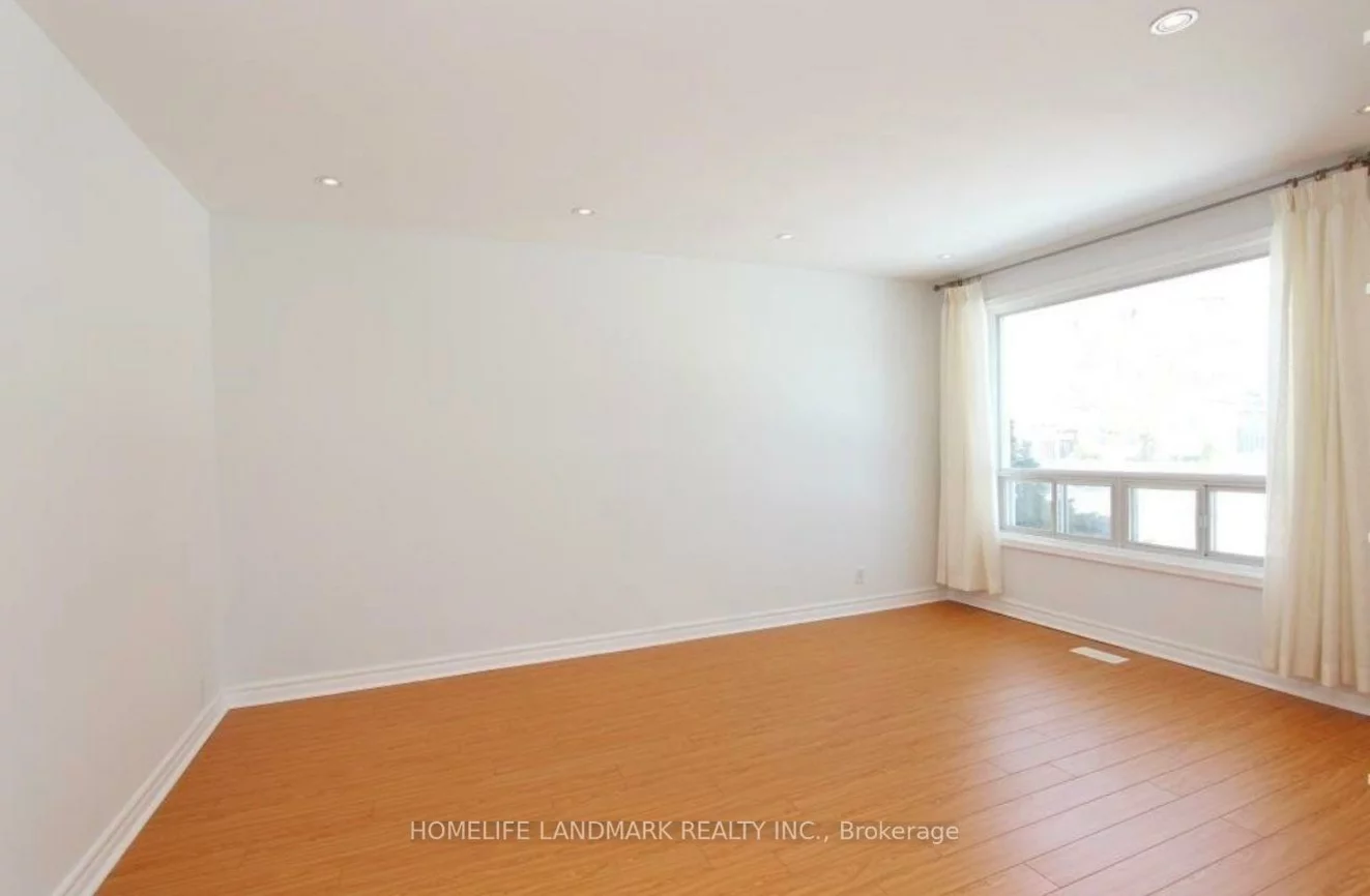 22, Knowles, Aurora Highlands, Aurora