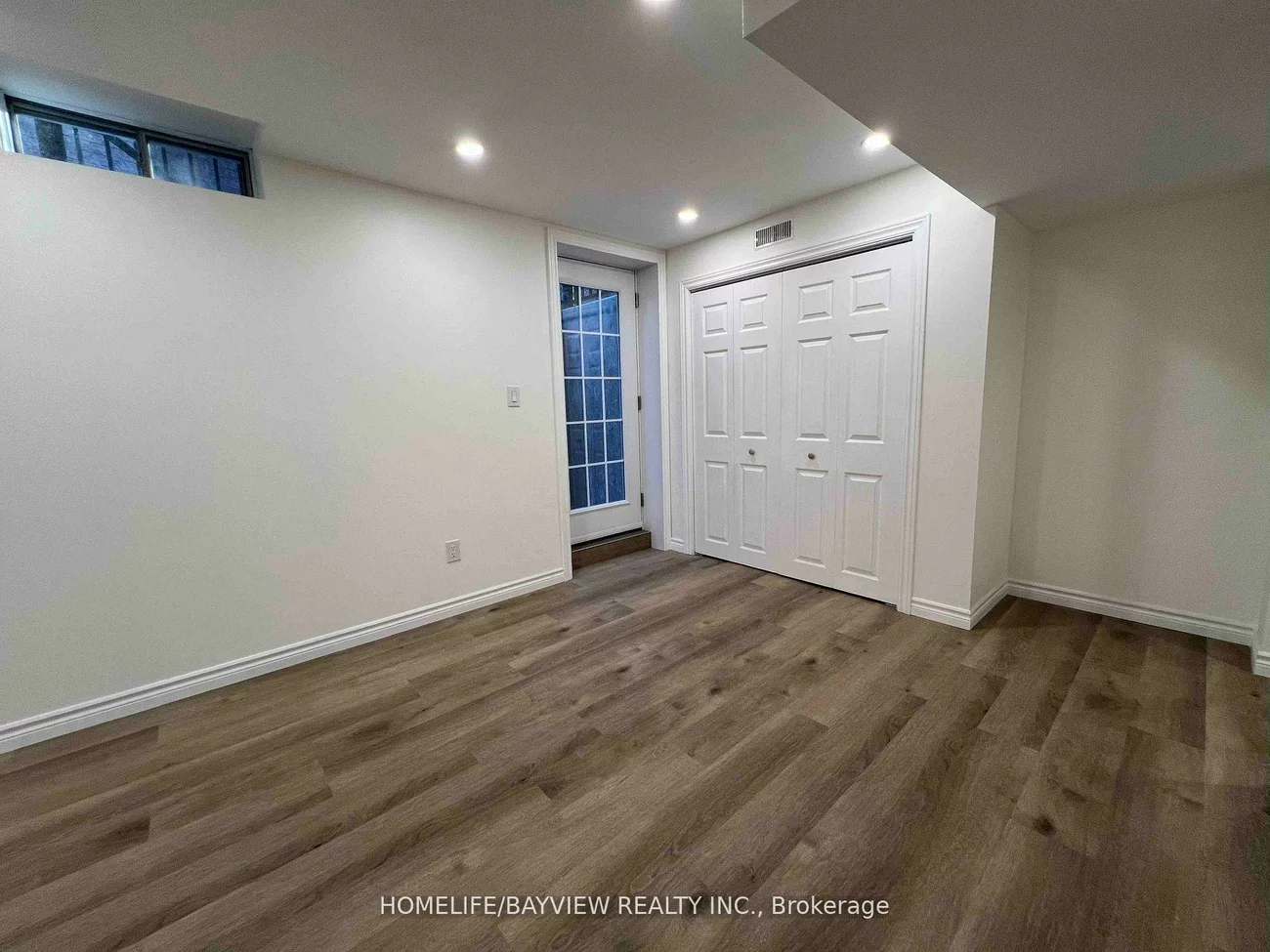 136, Pinnacle, Bayview Wellington, Aurora