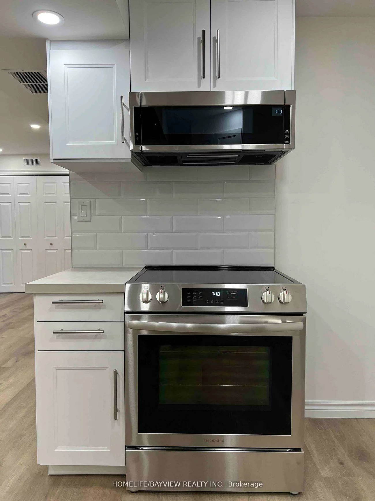 136, Pinnacle, Bayview Wellington, Aurora