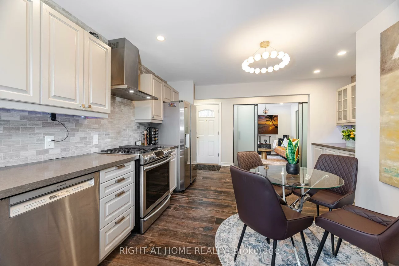 15, Kemano, Aurora Heights, Aurora