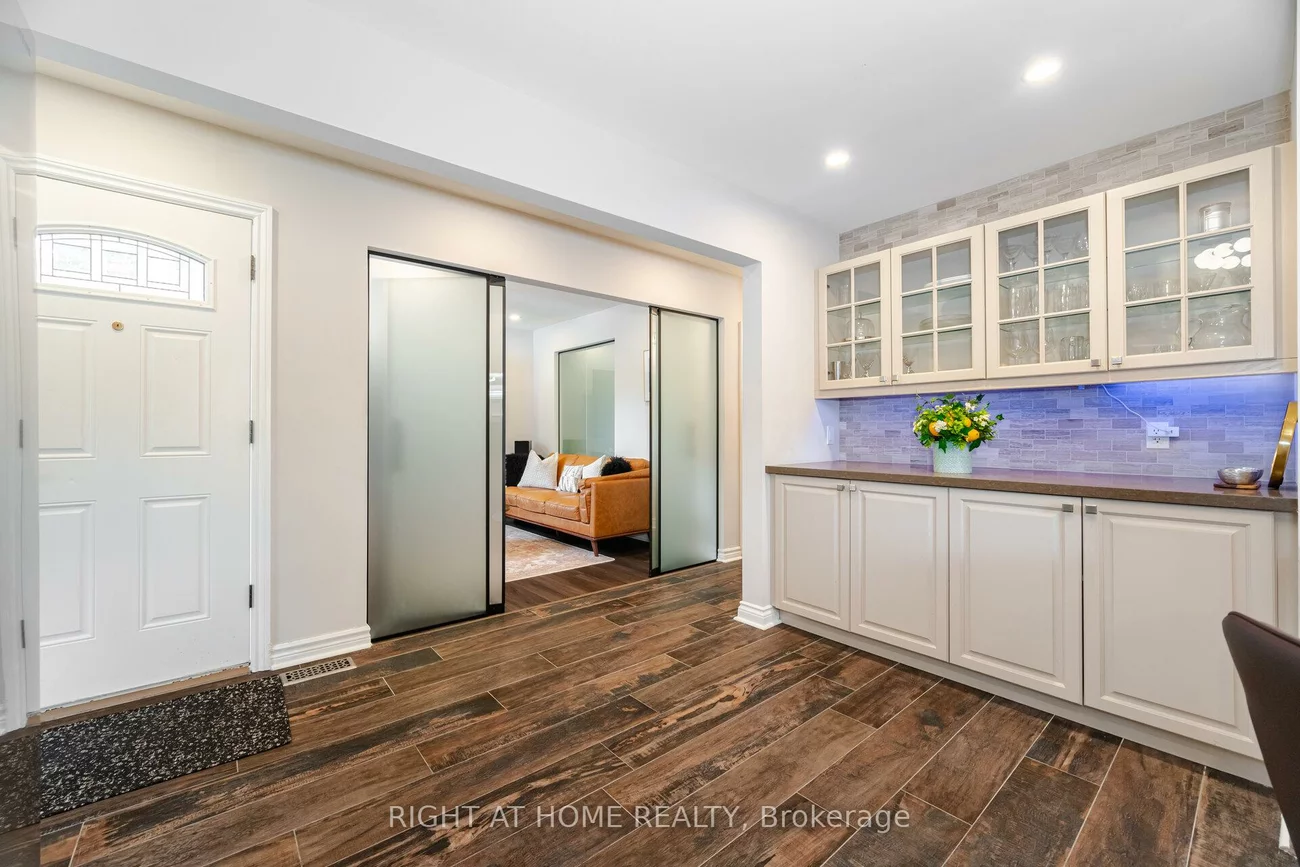 15, Kemano, Aurora Heights, Aurora