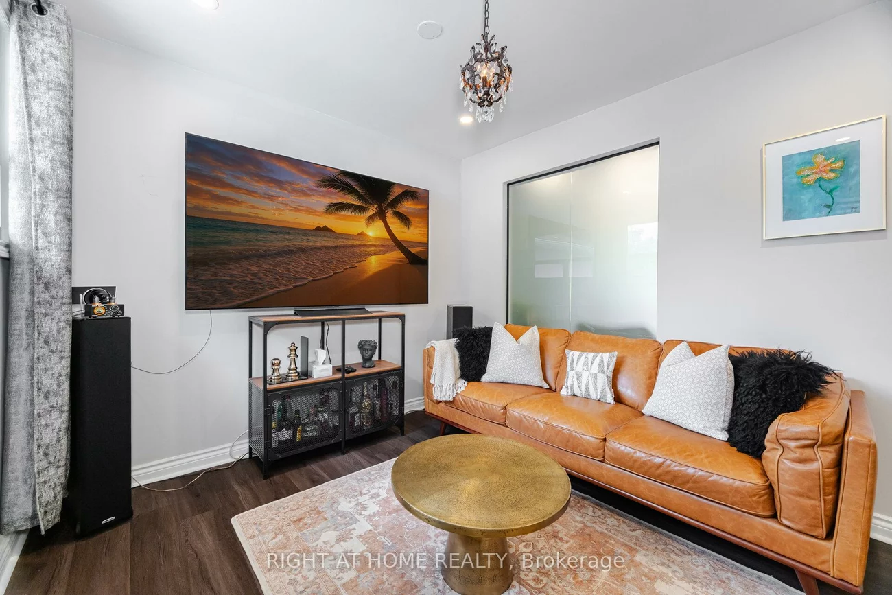 15, Kemano, Aurora Heights, Aurora