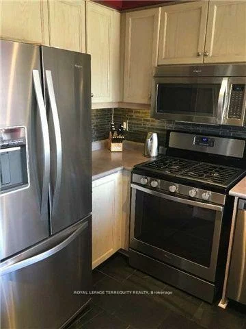 284, Pinnacle, Bayview Wellington, Aurora