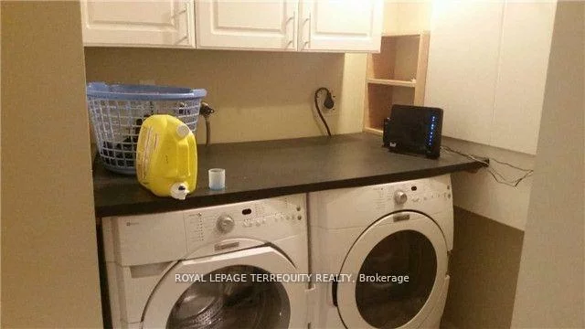 284, Pinnacle, Bayview Wellington, Aurora