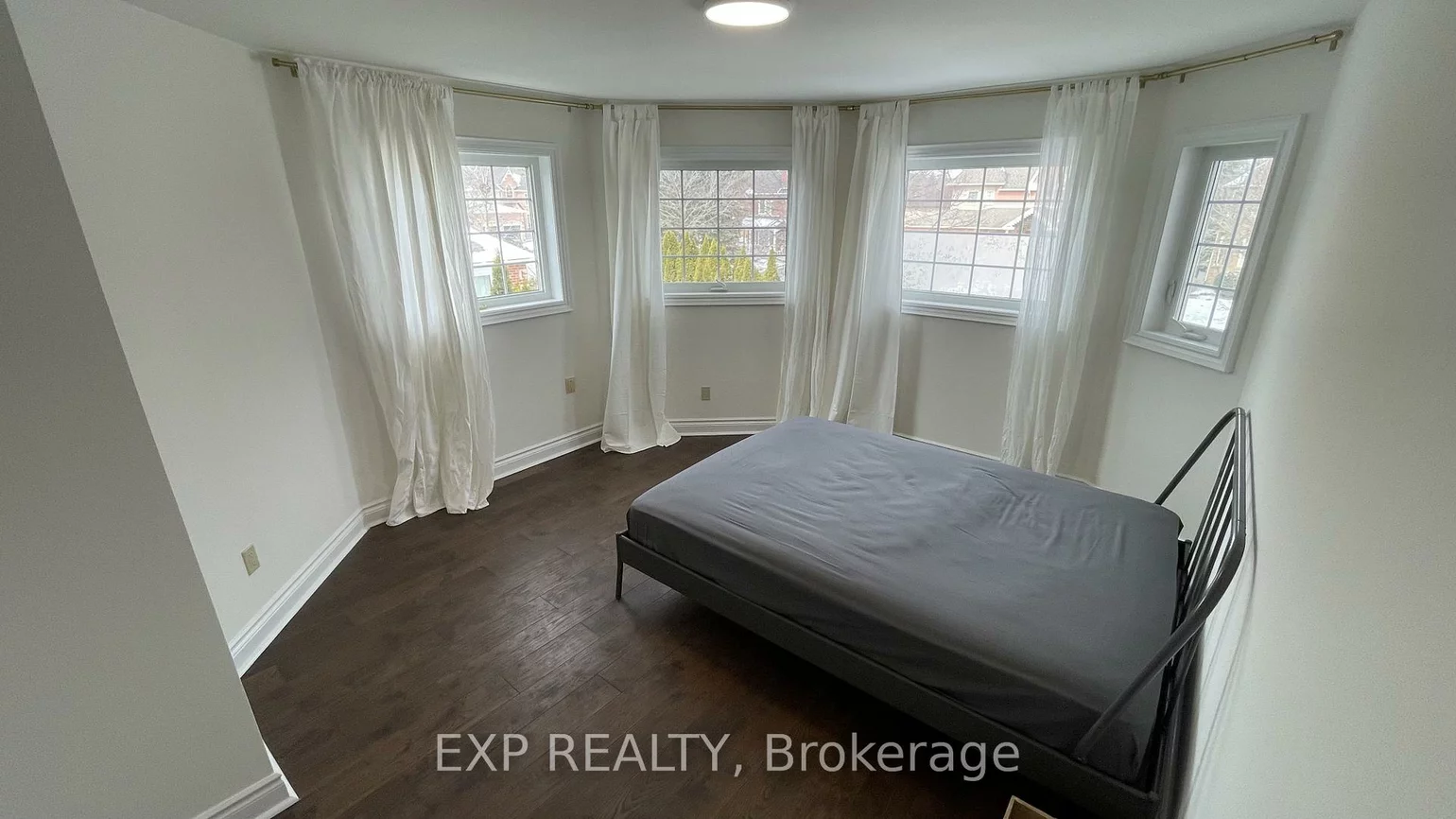 94, Lensmith, Aurora Highlands, Aurora