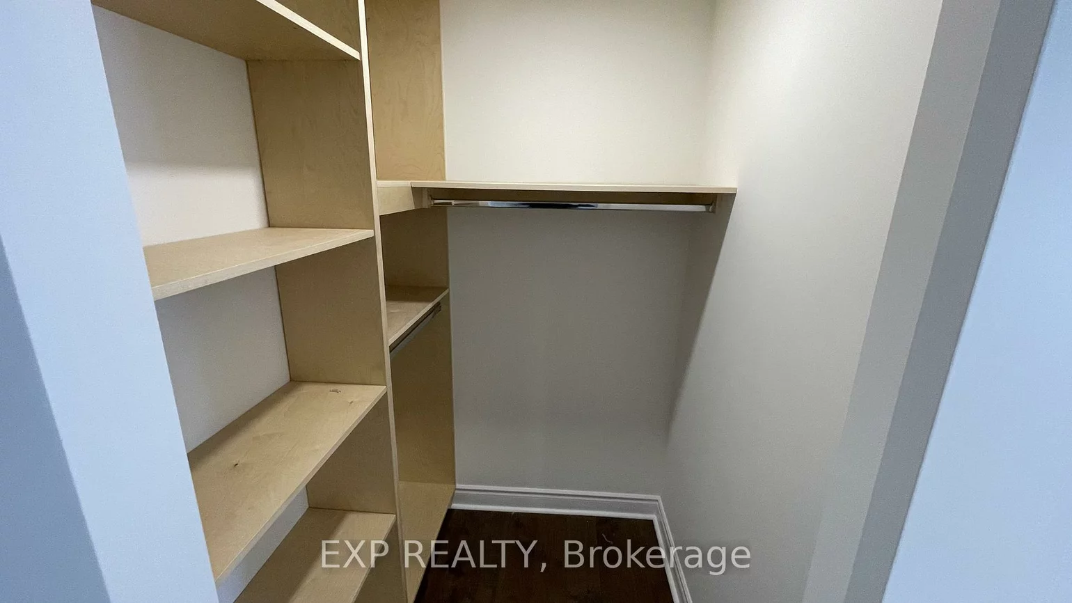 94, Lensmith, Aurora Highlands, Aurora