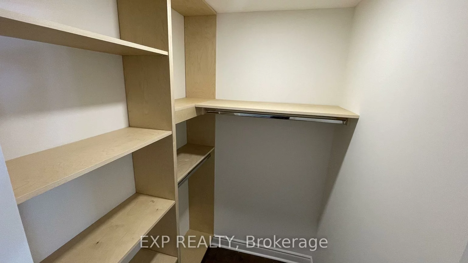 94, Lensmith, Aurora Highlands, Aurora