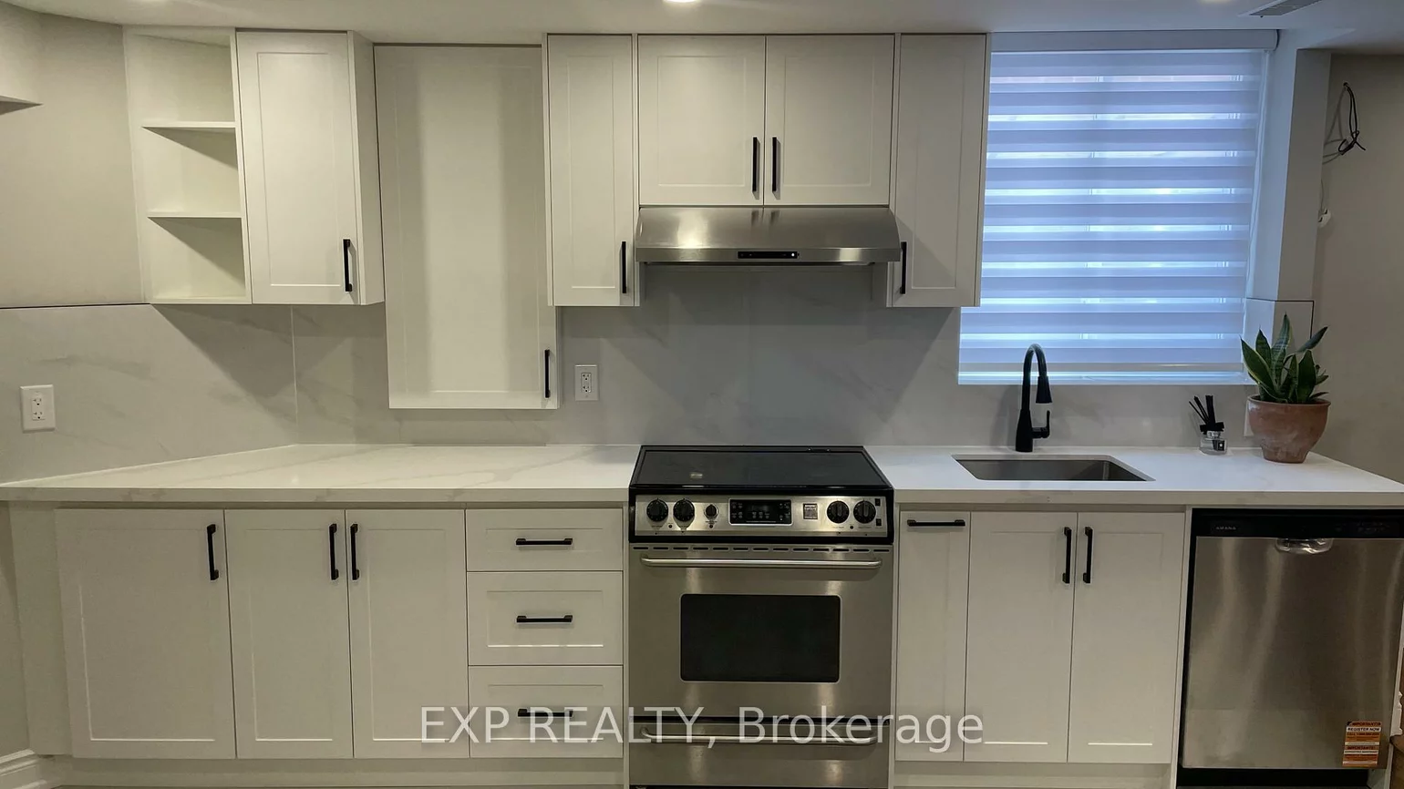 94, Lensmith, Aurora Highlands, Aurora