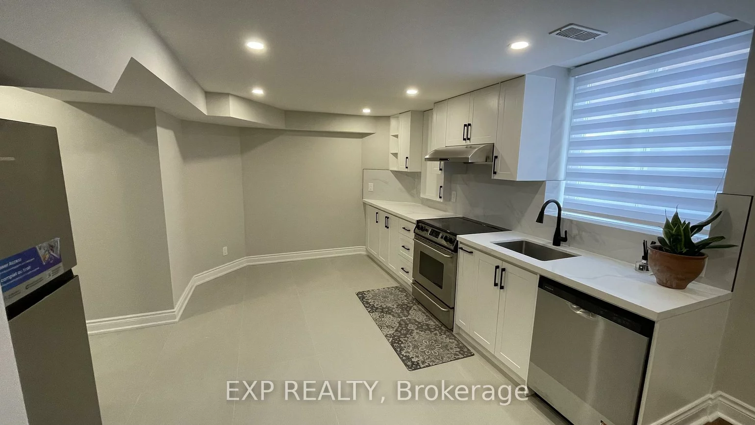 94, Lensmith, Aurora Highlands, Aurora