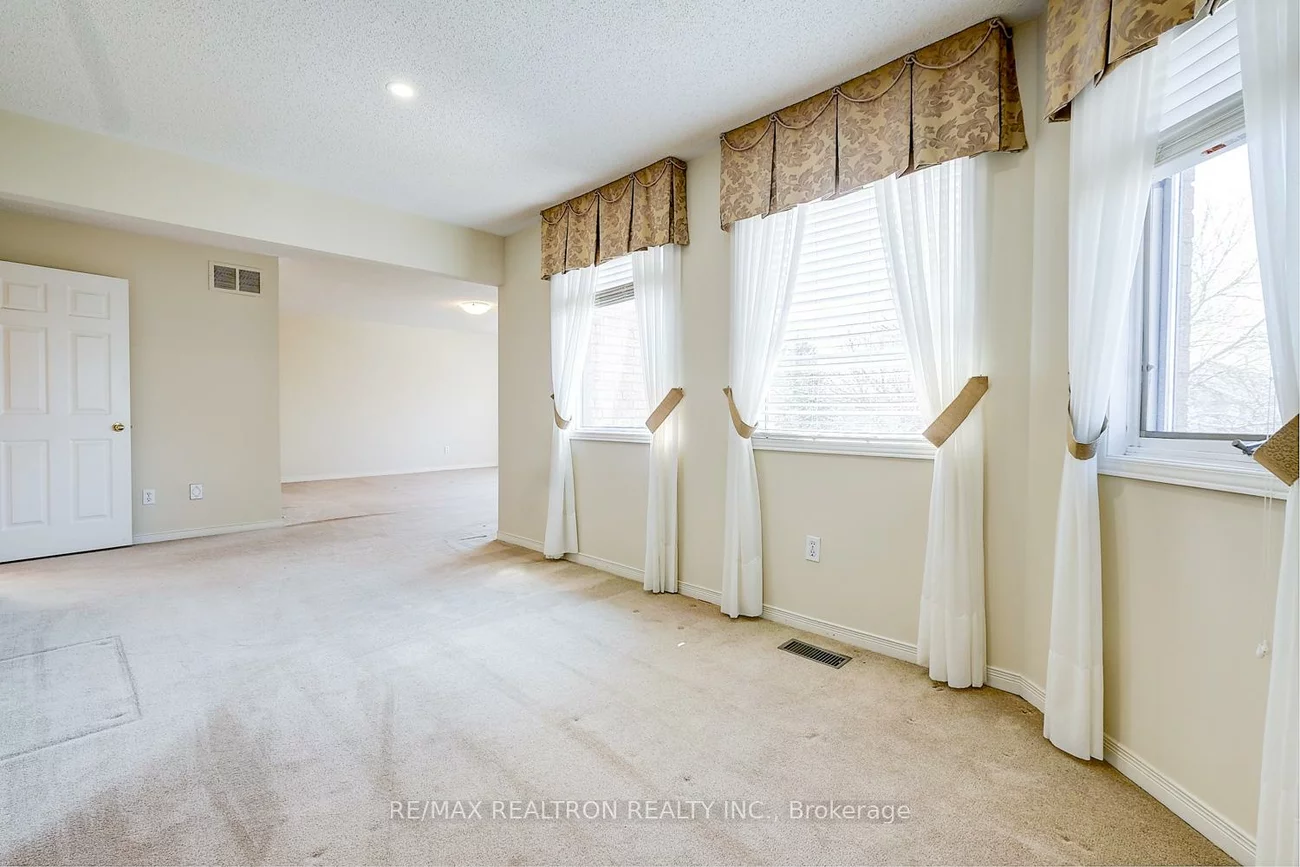 10, Chiswick, Aurora Highlands, Aurora