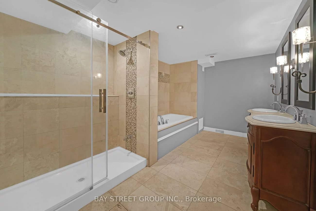 7, Kemano, Aurora Heights, Aurora