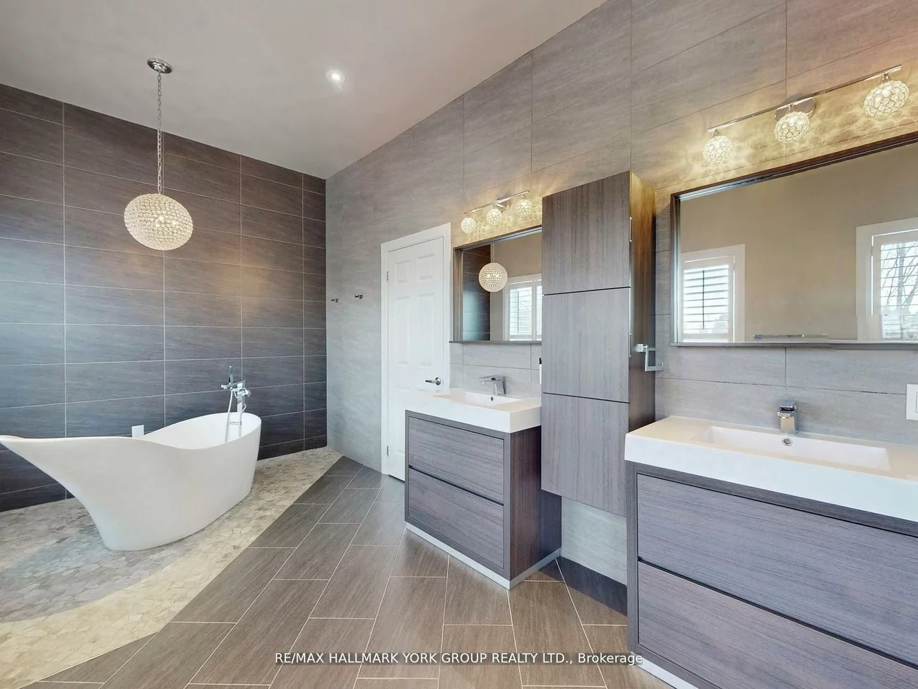 139, John West, Bayview Wellington, Aurora