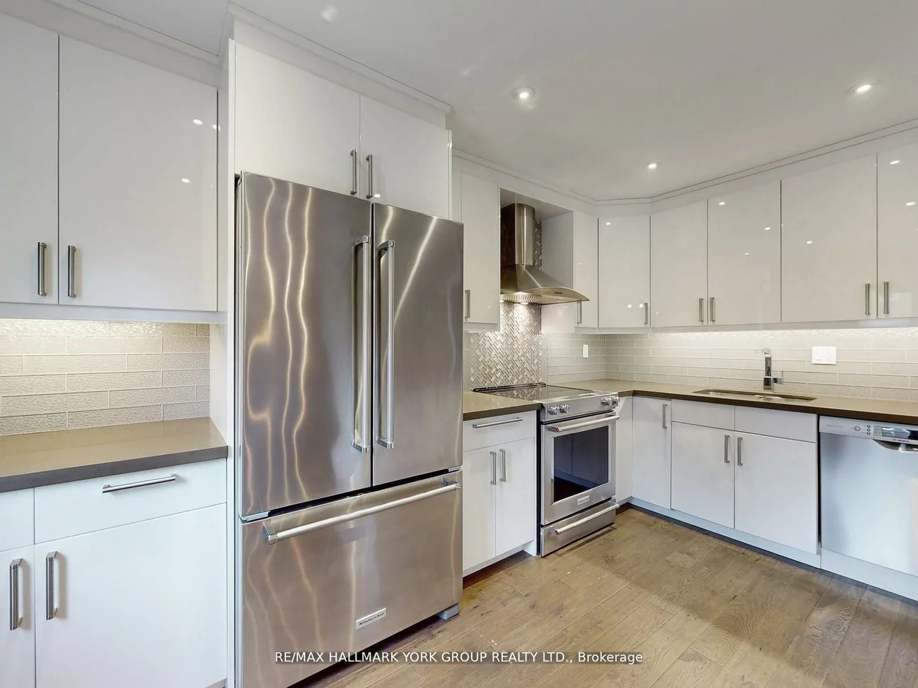 139, John West, Bayview Wellington, Aurora