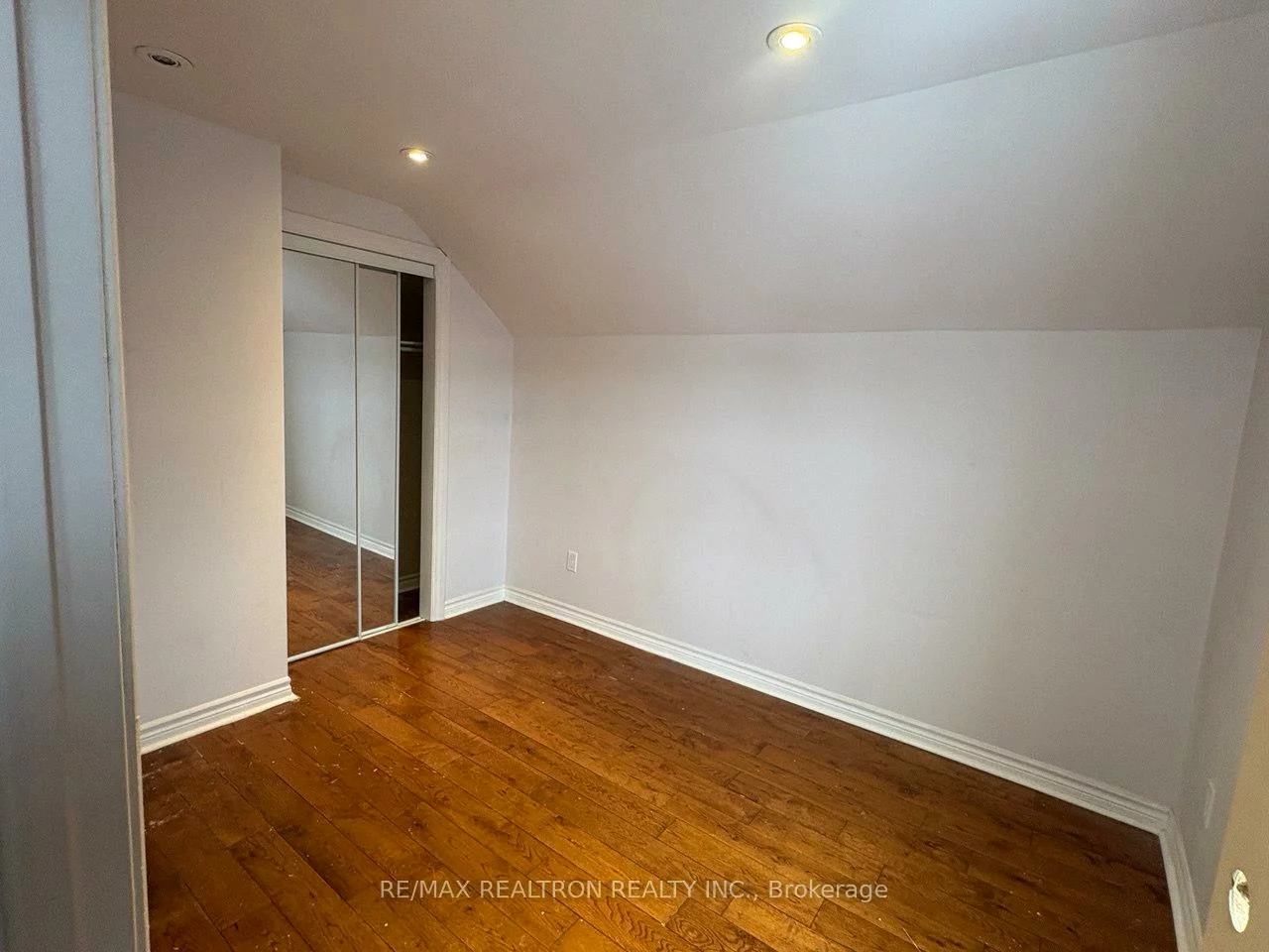 15403, Yonge, Aurora Village, Aurora