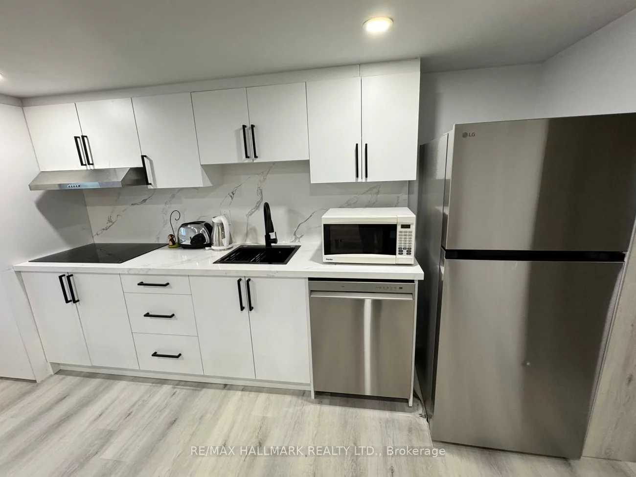 25B, Knowles, Aurora Highlands, Aurora