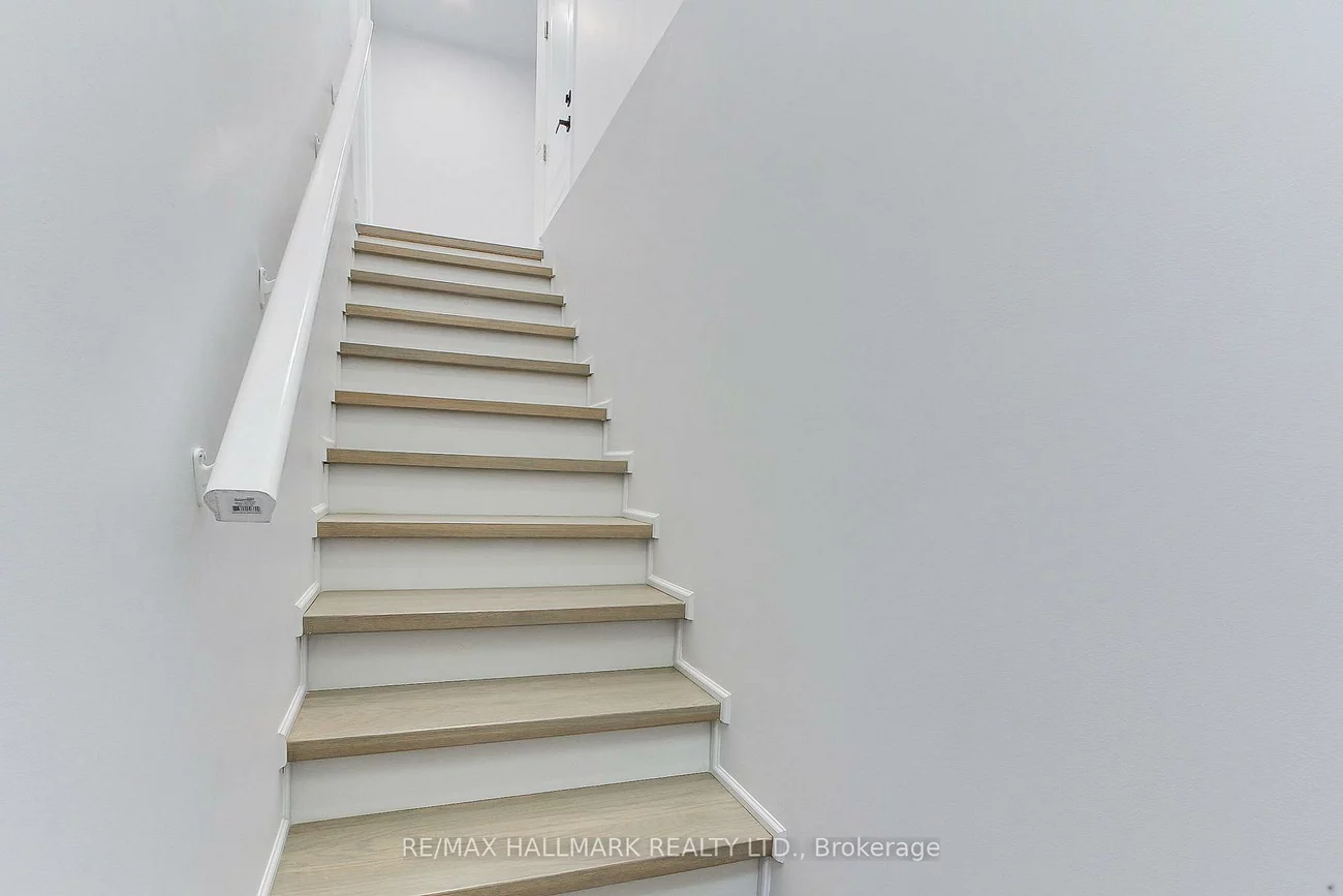 25B, Knowles, Aurora Highlands, Aurora