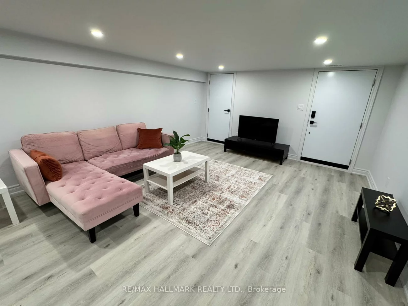 25B, Knowles, Aurora Highlands, Aurora