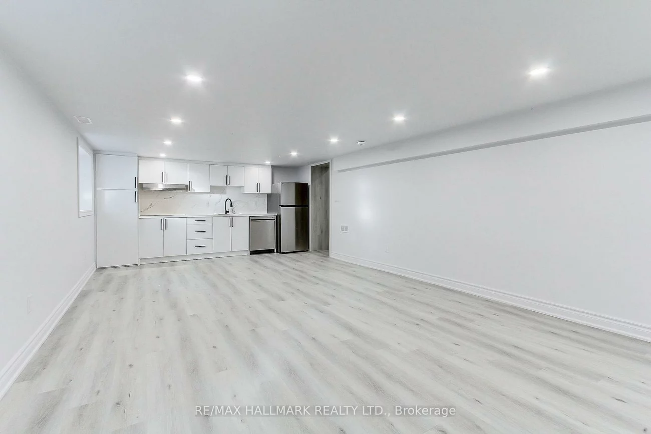 25B, Knowles, Aurora Highlands, Aurora