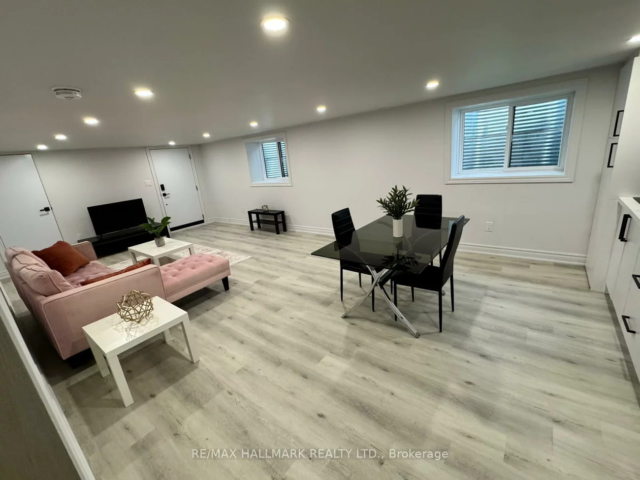 25B, Knowles, Aurora Highlands, Aurora