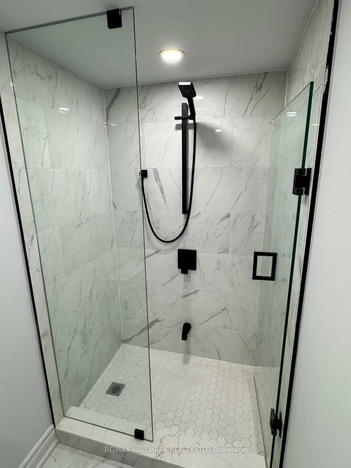 25B, Knowles, Aurora Highlands, Aurora