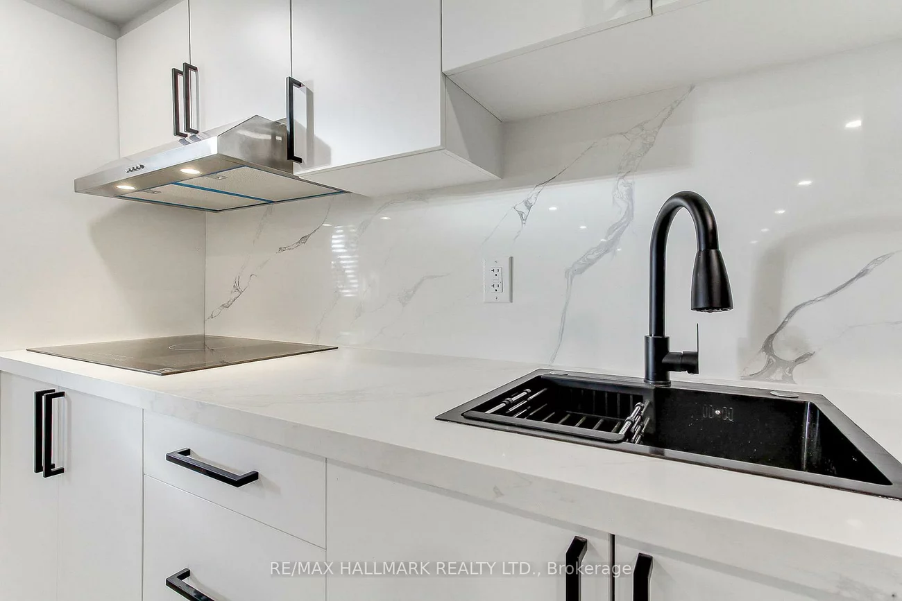 25B, Knowles, Aurora Highlands, Aurora