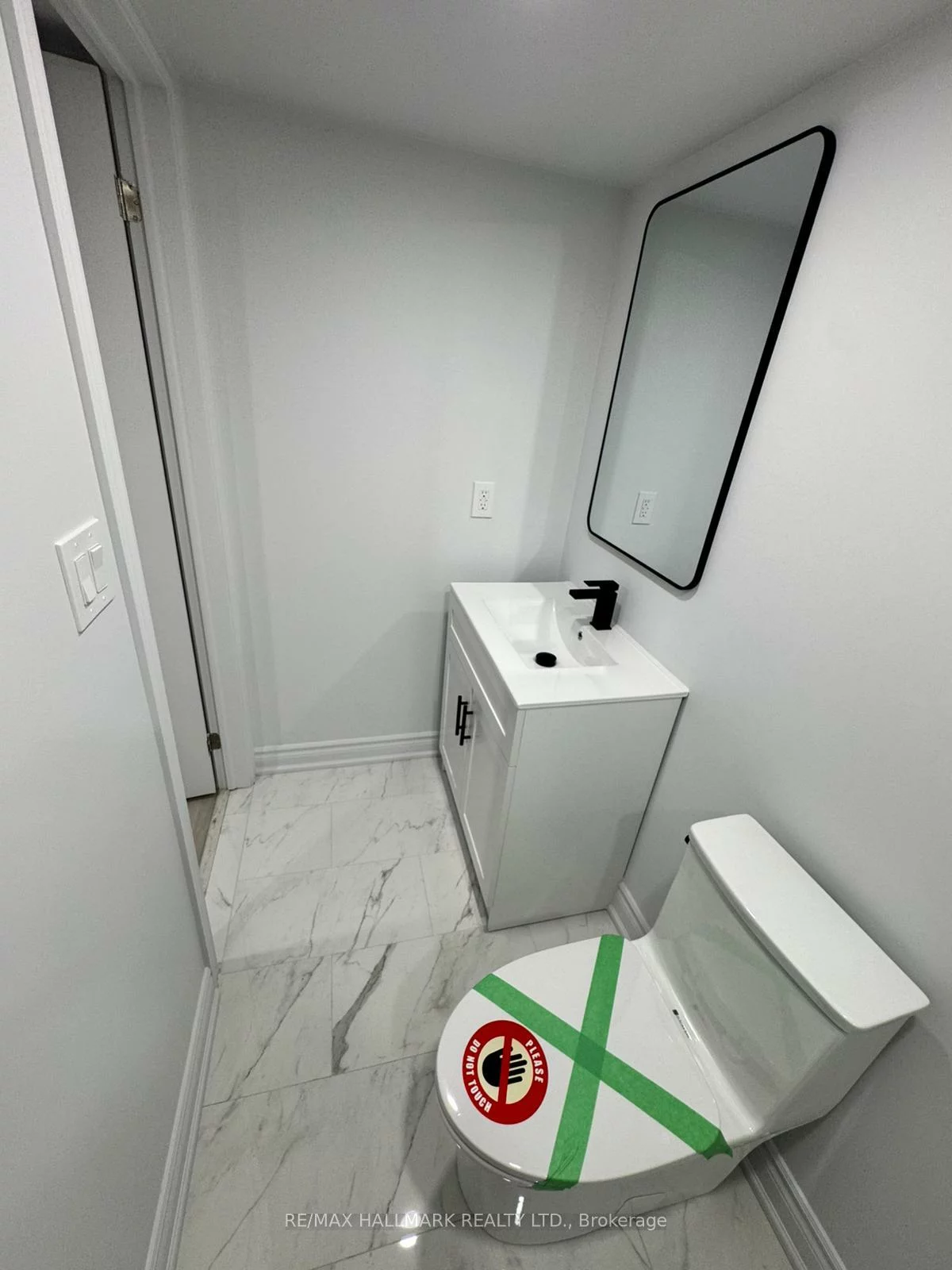 25B, Knowles, Aurora Highlands, Aurora