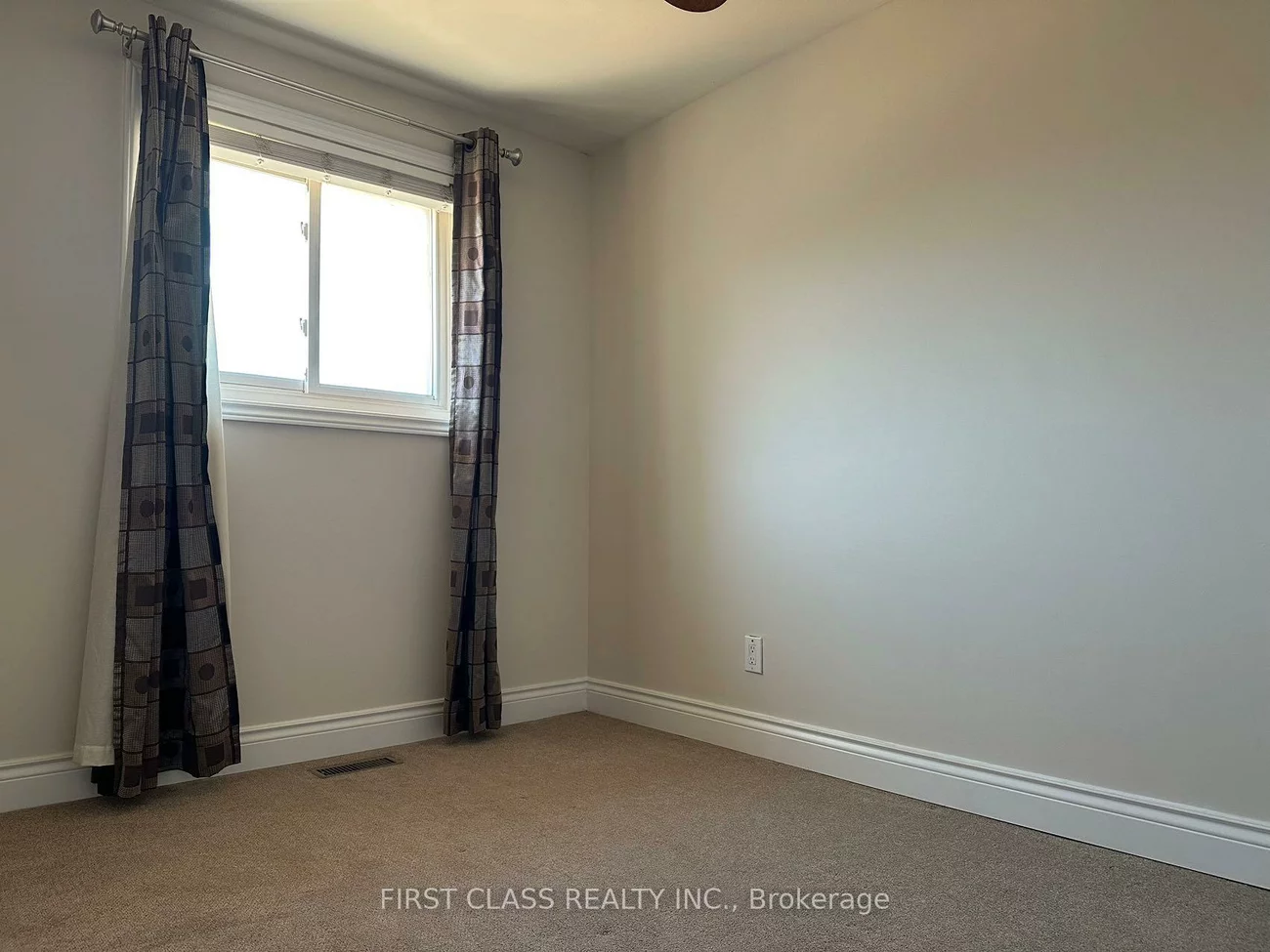 28, Collins, Aurora Heights, Aurora