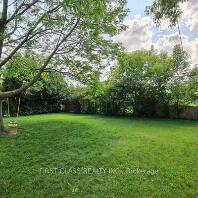 28, Collins, Aurora Heights, Aurora