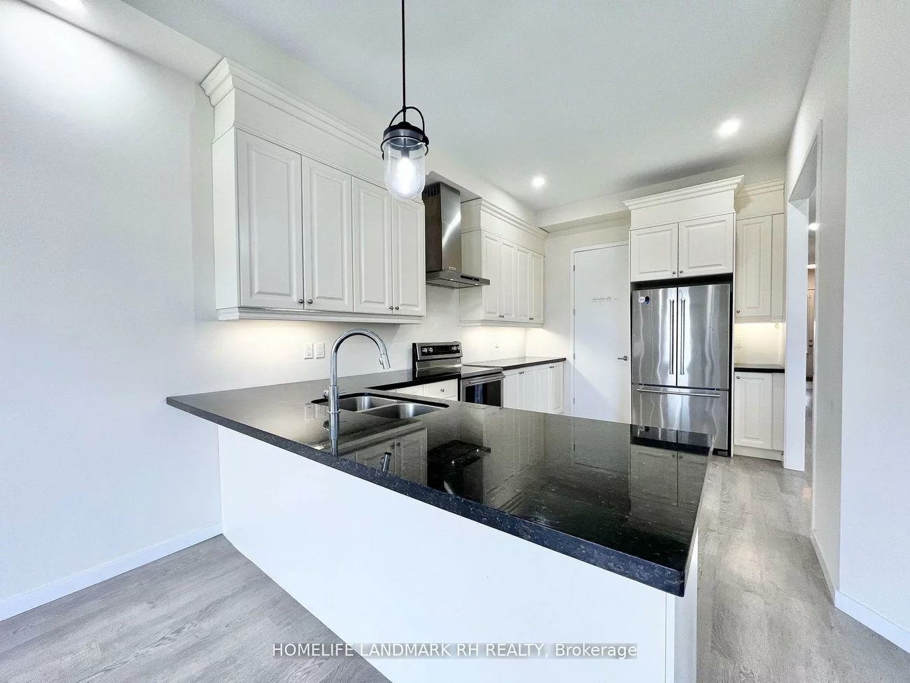 28, Elyse, Bayview Northeast, Aurora