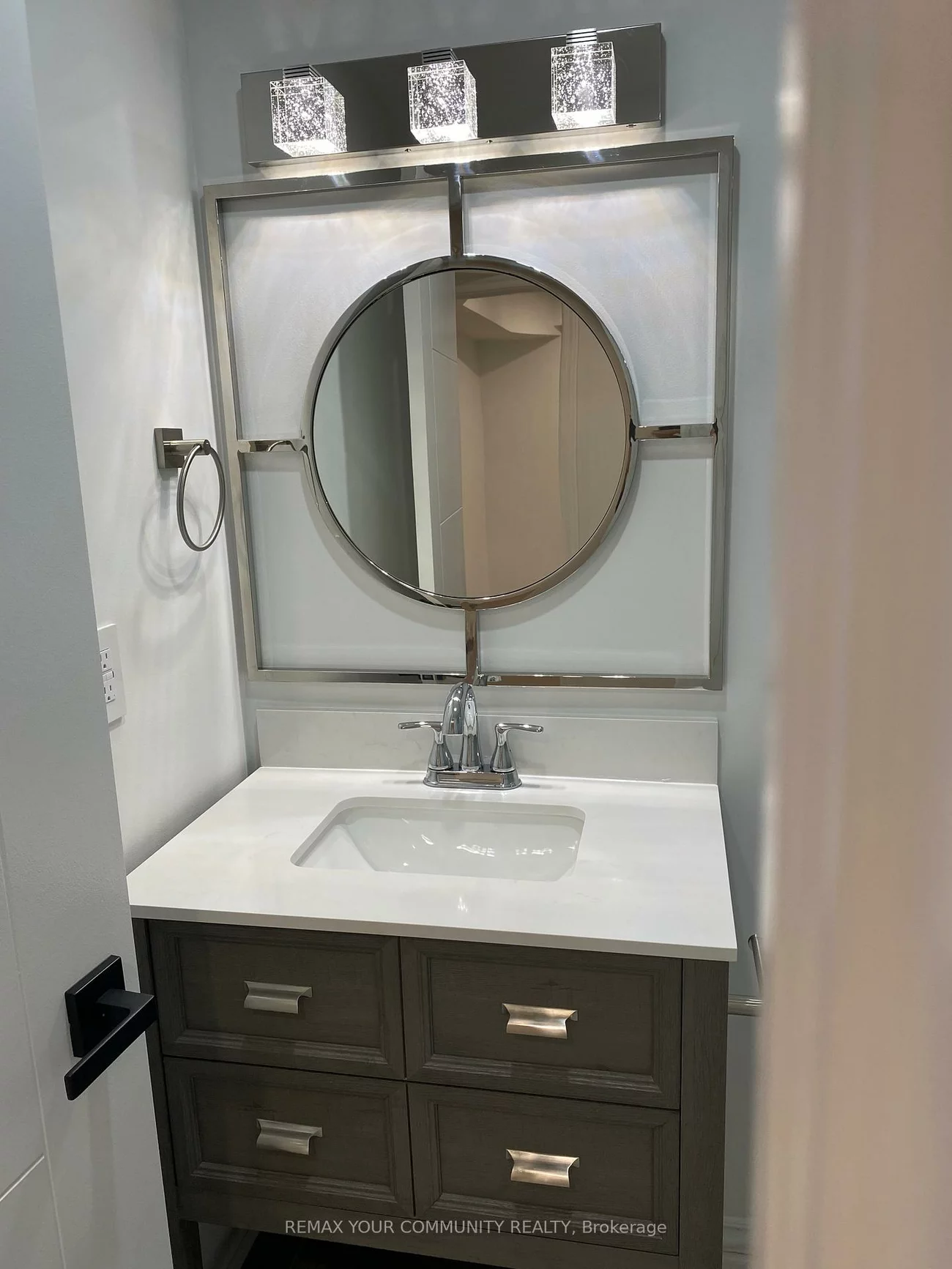 134 B, Kemano, Aurora Heights, Aurora