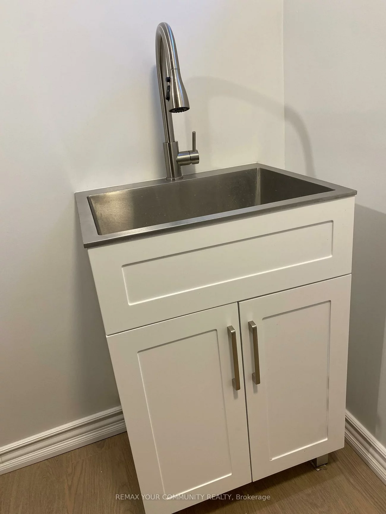 134 B, Kemano, Aurora Heights, Aurora