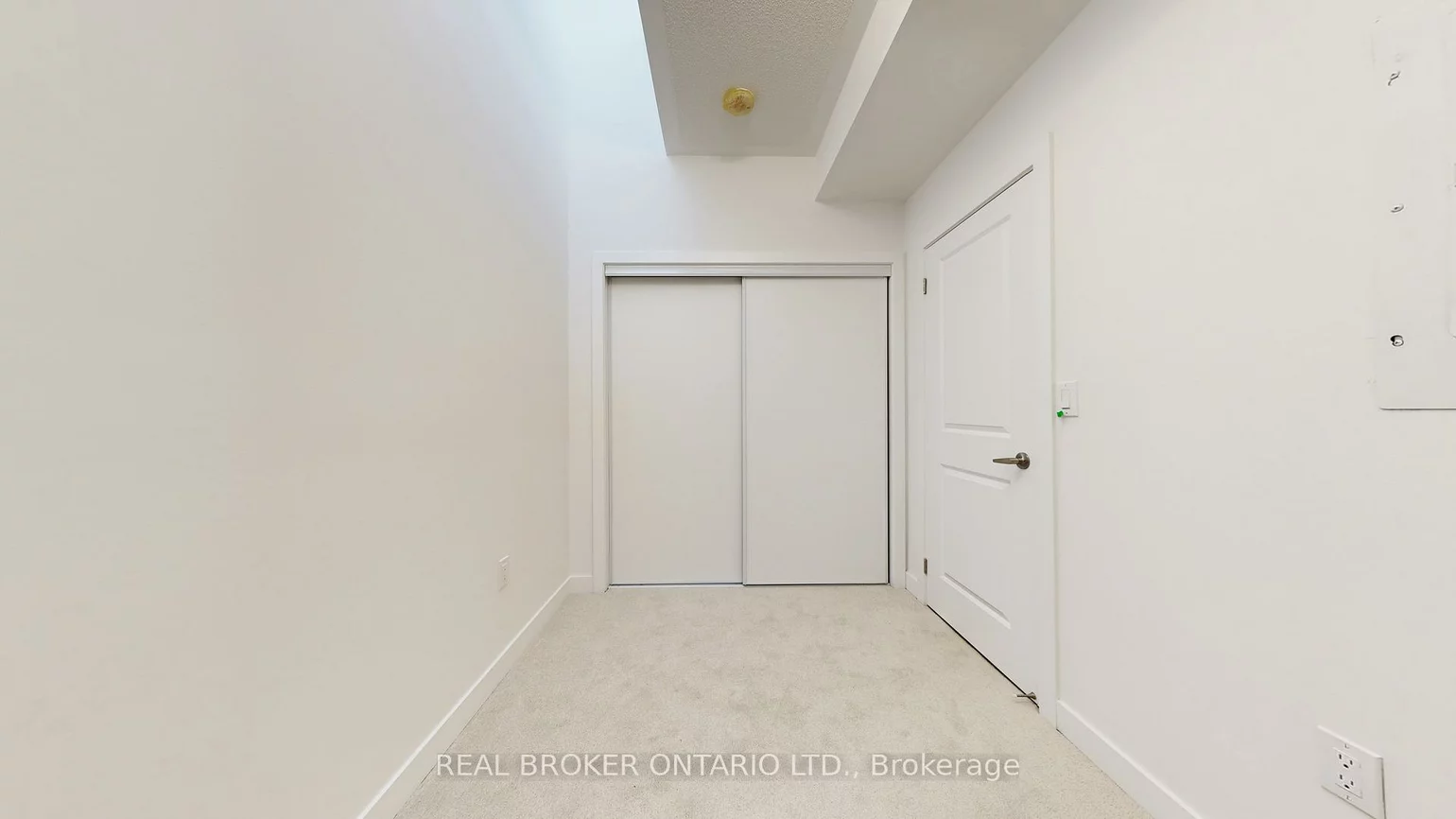 15100, Yonge, Aurora Village, Aurora