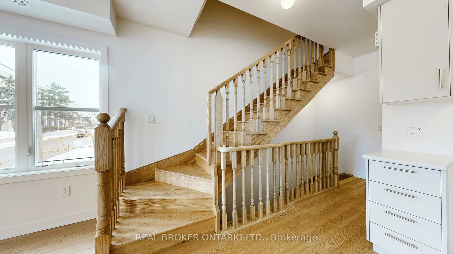 15100, Yonge, Aurora Village, Aurora