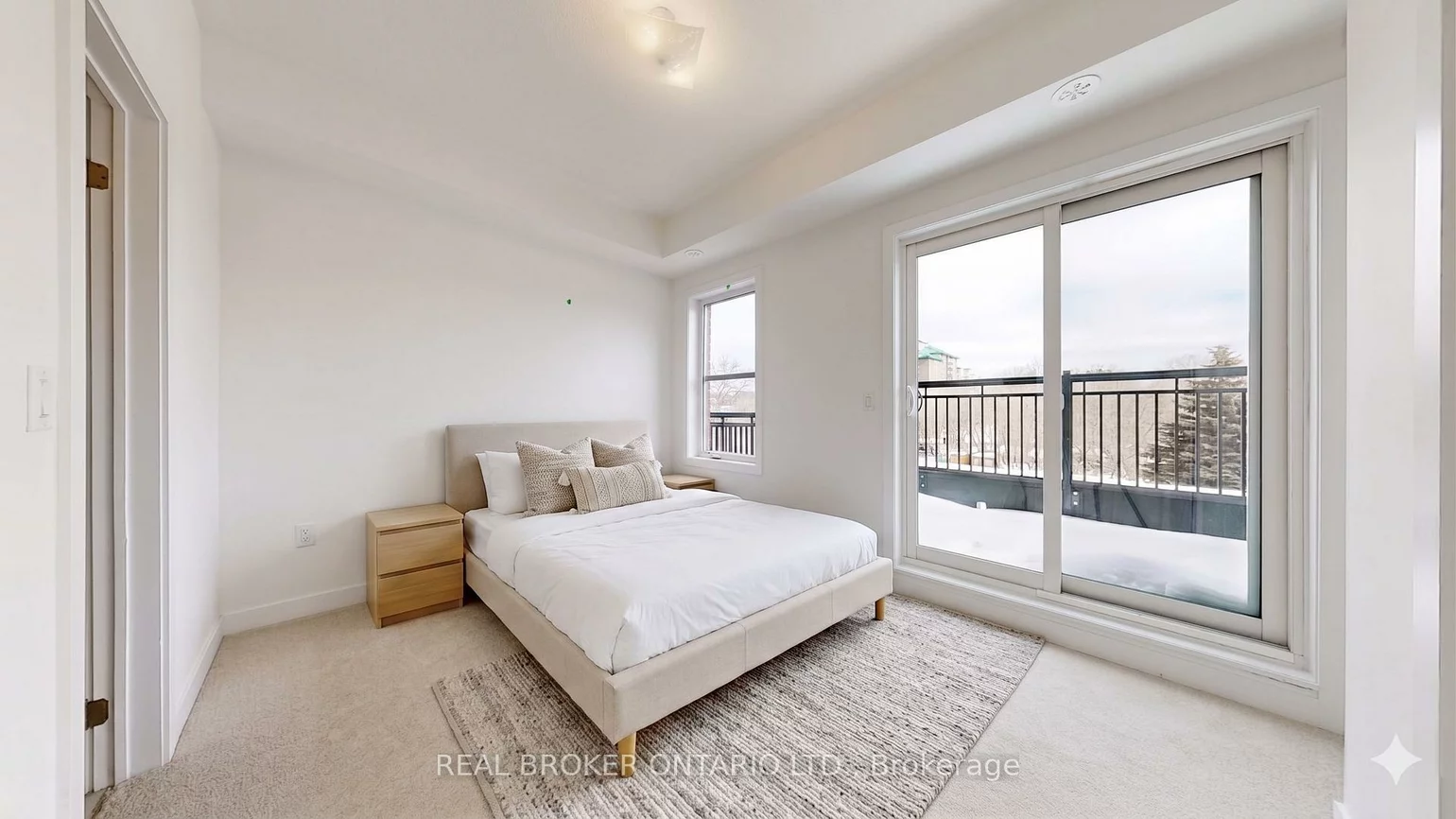15100, Yonge, Aurora Village, Aurora
