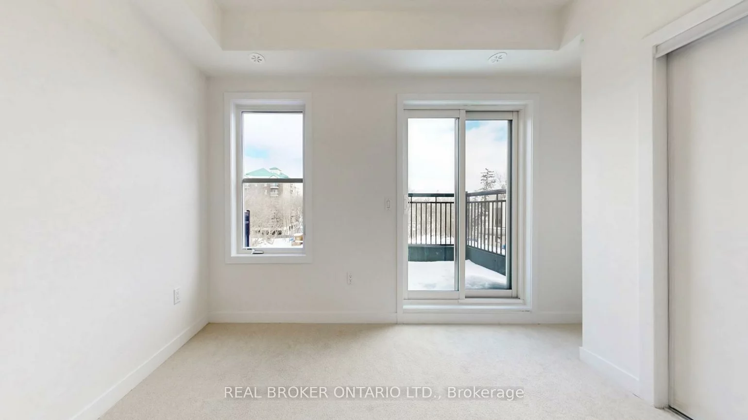 15100, Yonge, Aurora Village, Aurora