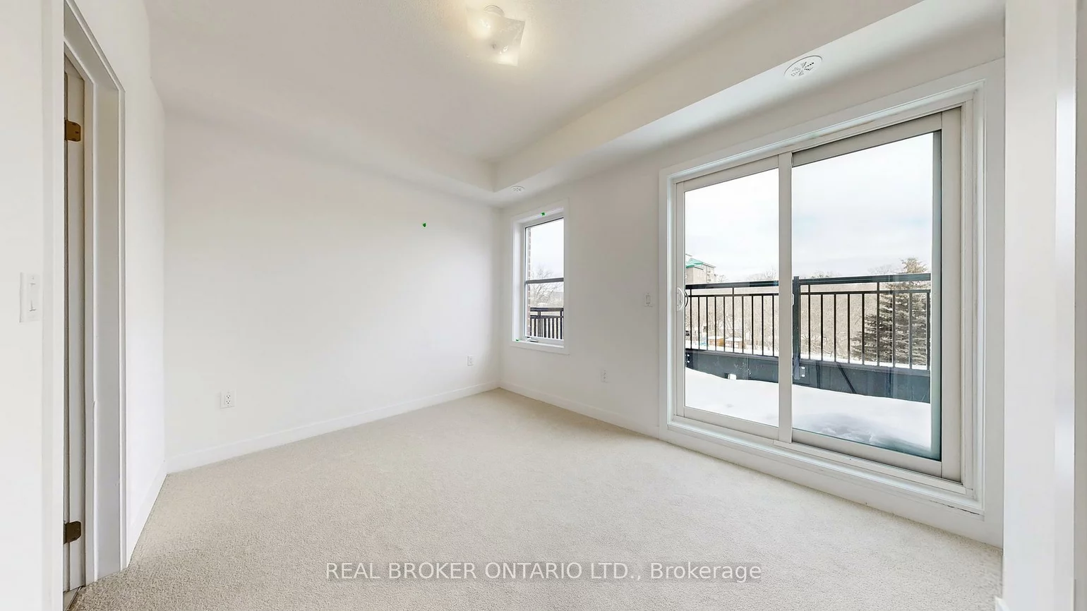 15100, Yonge, Aurora Village, Aurora