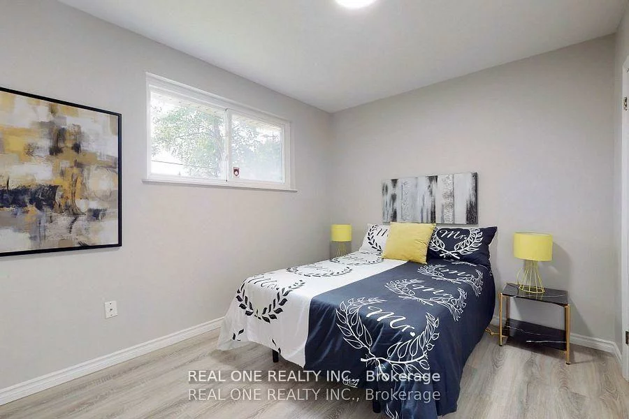 105 ( Main ), Aurora Heights, Aurora Heights, Aurora