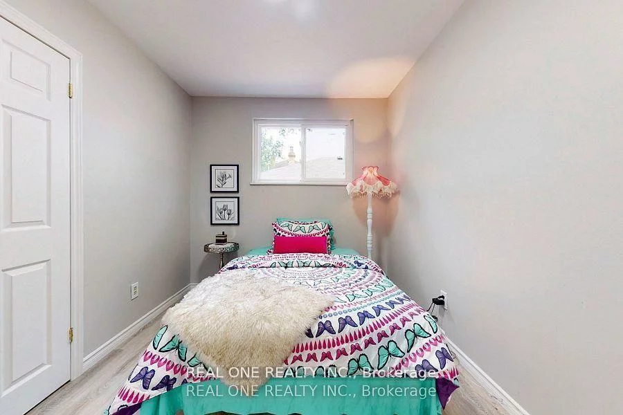 105 ( Main ), Aurora Heights, Aurora Heights, Aurora