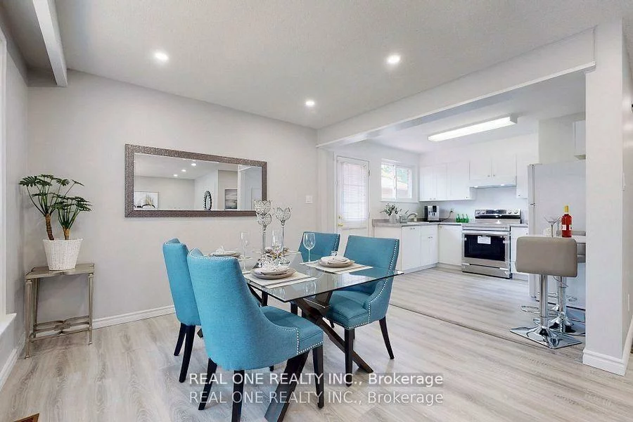 105 ( Main ), Aurora Heights, Aurora Heights, Aurora