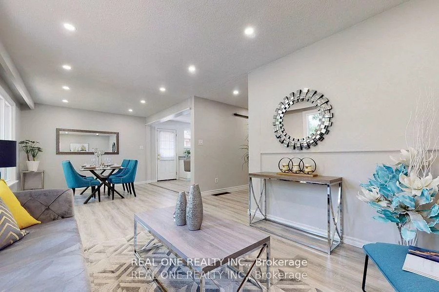 105 ( Main ), Aurora Heights, Aurora Heights, Aurora