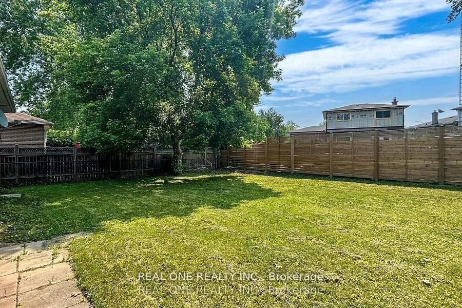 105 ( Main ), Aurora Heights, Aurora Heights, Aurora