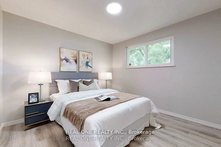 105 ( Main ), Aurora Heights, Aurora Heights, Aurora