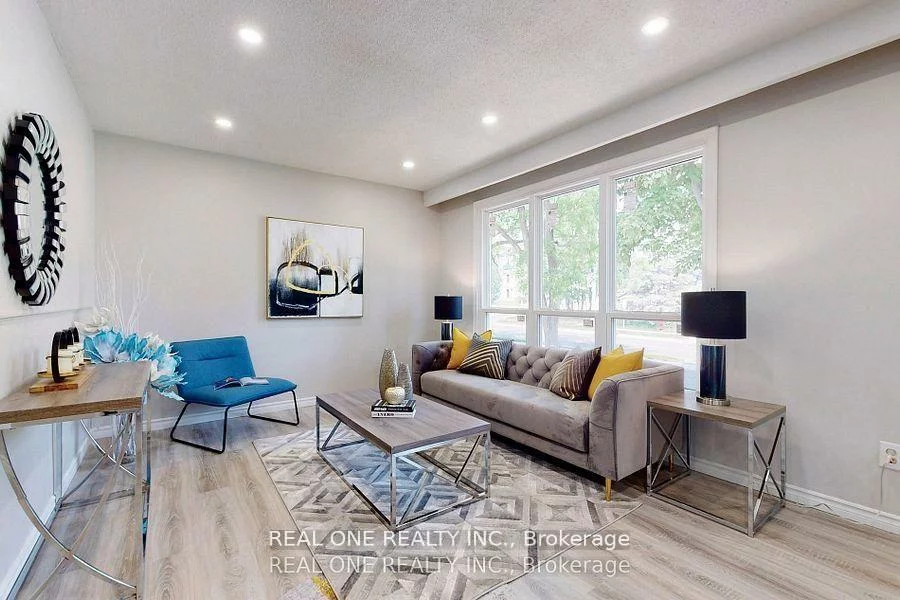 105 ( Main ), Aurora Heights, Aurora Heights, Aurora