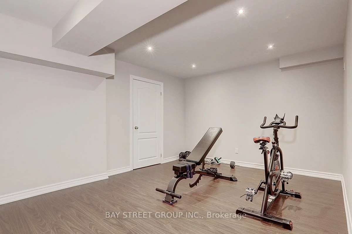 201, Bilbrough, Bayview Northeast, Aurora