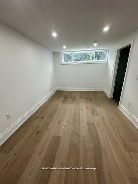 12, Kemano, Aurora Heights, Aurora