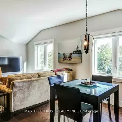 720B, Wellington, Aurora Heights, Aurora